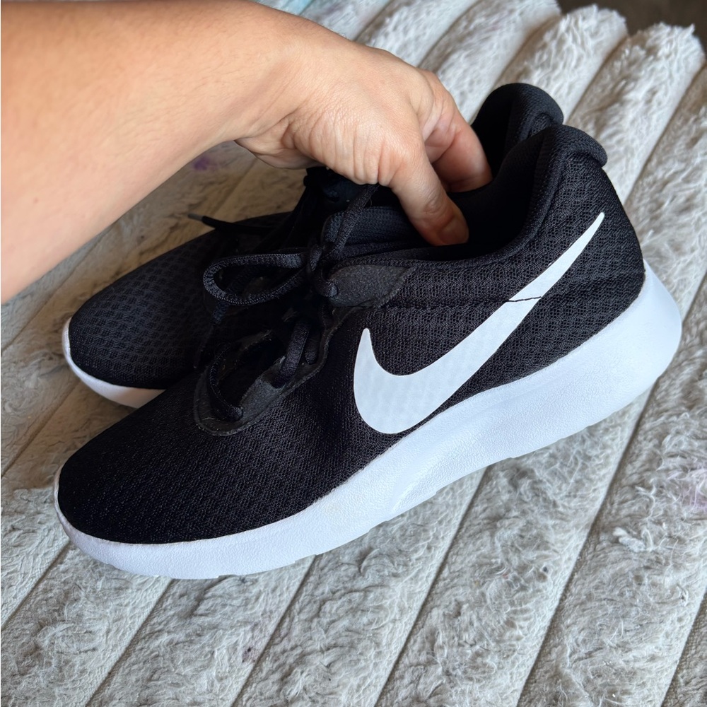 Nike Black and White  sneakers womens size 7